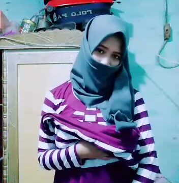 Video Ngentot Indonesia Viral Cewe Jilbab Buka Bukaan Hingga Elus Mekiii